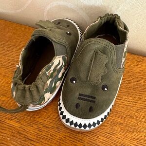 Robeez baby/toddler slip on shoes/booties
